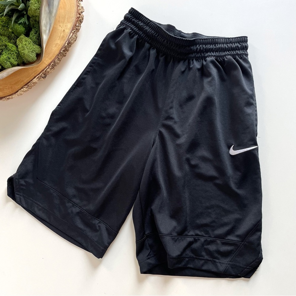 Nike black basketball shorts | Small